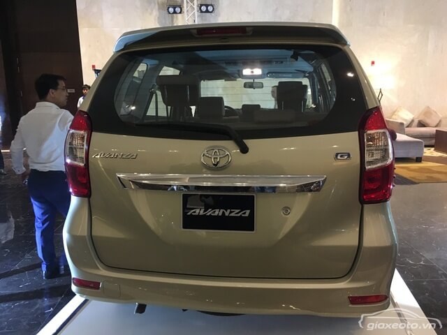 duoi-xe-toyota-avanza